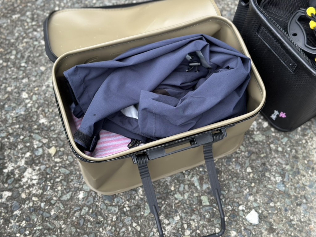 ダイソーのギアバッグは釣具以外の収納にも最適