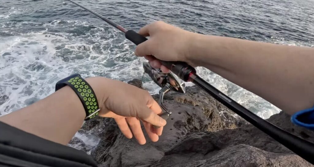 エギングの【しゃくり（アクション）】糸フケを使う