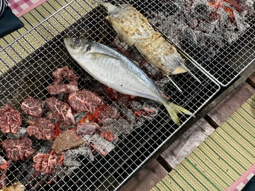 バーベキューも半分以上は魚・・・肉がいいと当時は思ってた